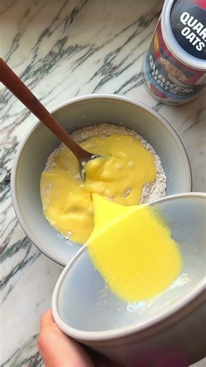 Using Quaker® Quick 1-Minute Oats, we made these golden & fluffy pancakes!