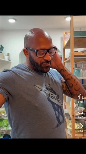 Larrt apologizes to Sharra for being inappropriate last night #kountrywayne #kountrywaynecomedy #kountrywayneskits #larryandbethany