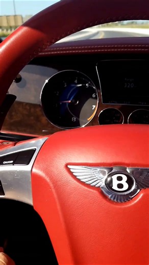 قيادة بنتلي في دبي😍 #dubai #luxury #bentley