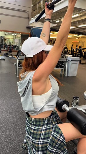 Pull downs for the win! Weekend workouts are the best! #fitnesstok #fitnessoutfit #centralflorida #gymmotivation #over40mom