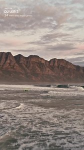 💥最新上市空拍機型 DJI Air3 💥 想成為空拍達人的你還不趕快趁現在入手？！一上市就暢銷熱賣的最新機型，再慢你就落伍啦～ 搭載廣角和3倍中長焦雙主攝相機✊ 影像傳輸升級為新一代 O4 高畫質影像傳輸 配備全向視覺感應系統，支援 APAS 5.0，飛行時間可達 46 分鐘 還支援航點飛行、進階智慧返航、定速巡航、高速手機快傳😎 👍中長焦廣角雙主攝 有風光也有主角，一個機位、兩倍精彩 👍46分鐘飛行時間 續航提升48%，飛一趟滿載而歸，拍到盡興 👍超強全向避障 全方位保護，怎麼飛都安心 👍自動跟拍，你就是主角 有了焦點跟隨，Air3就是你的隨行空中攝影師 👍高級智能返航 一鍵回家，更加快速安全回到起航點 👍雙4800萬像素拍照 細節清晰，質感真實，給你最高規的畫面 👍雙4k/60fps HDR影片 直出色彩飽滿、明暗自然的高質感影片 👍O4高清圖傳 DJI新一代圖傳系統，傳輸更遠更穩定 更多細節功能請點擊產品頁面前往 | DJI Taiwan