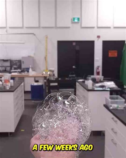 Making hydrogen and oxygen bubbles