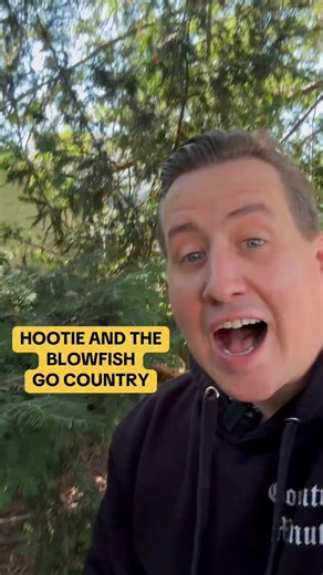 James Shotwell | Country Minute on Instagram: "Hootie And The Blowfish are having a huge country music moment with Scotty McCreery and the song “Bottle Rockets,” but did you know what you’re hearing is not a sample? It may sound similar to the iconic 90s hit “Hold My Hand,” but Darius Rucker and the band actually interpolated their own classic to make this song. I’m loving it, and I’m really hoping they give us a chance to hear it live sometime. What do you think? #countrymusic #scottymcreery #h