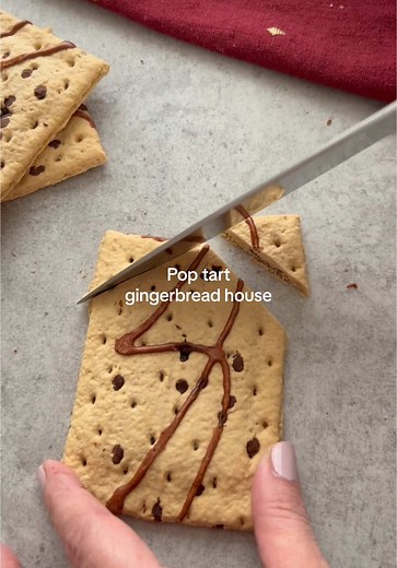 Easy Pop Tart Gingerbread House for Christmas