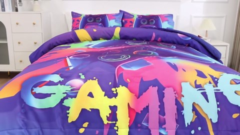 Aimuan Gaming Comforter Sets for Boys Kids Bedding Sets Video Games Console Action Buttons Novelty Colorful Game Gamepad Controller Modern Gamer Room Decor Home Quilt Set (Full, Red)
