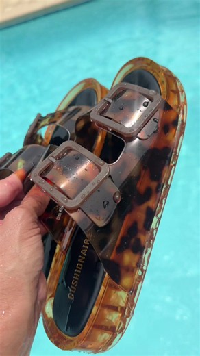 Cushionaire Pool Jelly Slide Sandals for Women Review