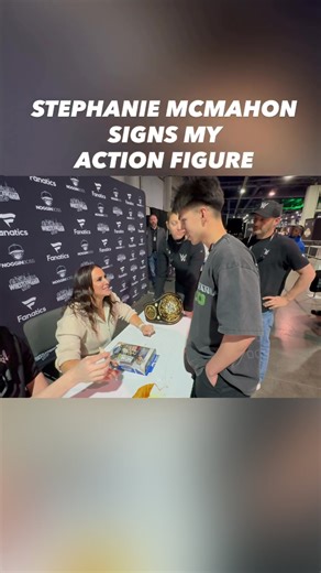@Steph McMahon Signs My Action Figure, See ya in a year or 2 Steph! @WWE @WWE on NETFLIX #wwe #wrestlemania #stephaniemcmahon