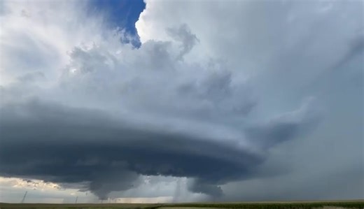 INCREDIBLE Supercell just south of Sutherland, NE! LSC/Freddie Bryant | Live Storm Chasers