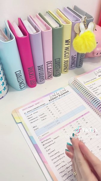 When I first started cash stuffing I honestly thought it wasn’t going to work for me. My categories were wrong, I kept second guessing myself, and some envelopes were empty way quicker than I expected. I remember thinking “maybe I’m just bad with money.” But instead of giving up, I adjusted things, kept going, and slowly it started to make sense. If you’re at the start of your budgeting journey and it feels messy or confusing… that’s completely normal. The first week isn’t about being perfect, i