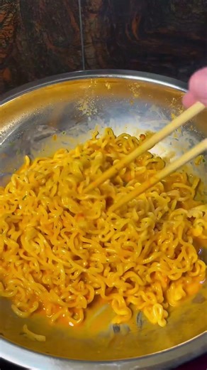 Why Is This Korean Ramen So Creamy?? 😳