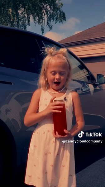 The answer is always yes especially if it’s Candy Cloud. ☁️✨ Candy Cloud Locations in 📍IL 📍OH 📍WI 📍TN📍TX 📍FL #candycloud #candycloudlocations #coffeeshop #viralcoffeeshop