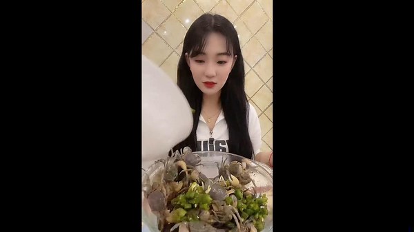 Cute Girl Eating Challenge Alive Crabs