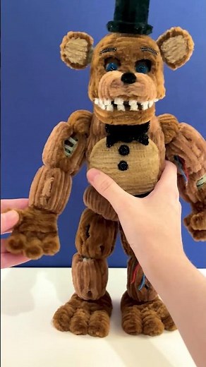 Making Withered Freddy with only Pipe cleaners #fnaf
