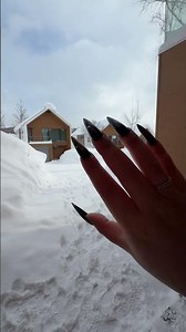 ASMR tracing and mouth sounds in the snow! #asmr #relax #visualtingle