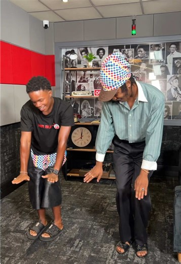 The Zulu vibe 🔥just got extra cool with @lacabra____. 🐂 Nice and easy with the “Sala Kanje” dance. 🕺🏾 #yfm #lacabra #qwellers #mrbully #dancechallenge