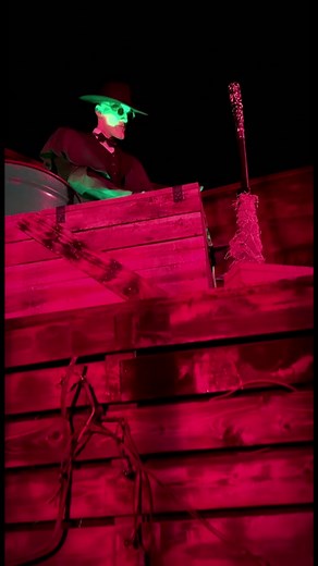 Report Toon Sightings at Oogie Boogie Bash | Disney Villains Grove