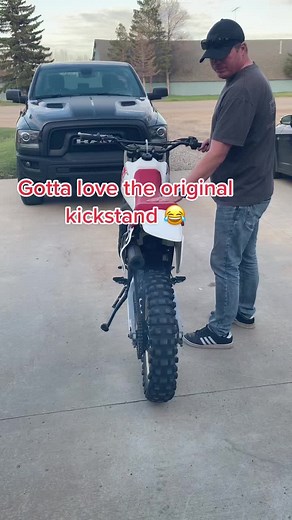 1982 Yamaha YZ490. #twostrokepower #bigbore2stroke #twostrokemafia #yamahayz490