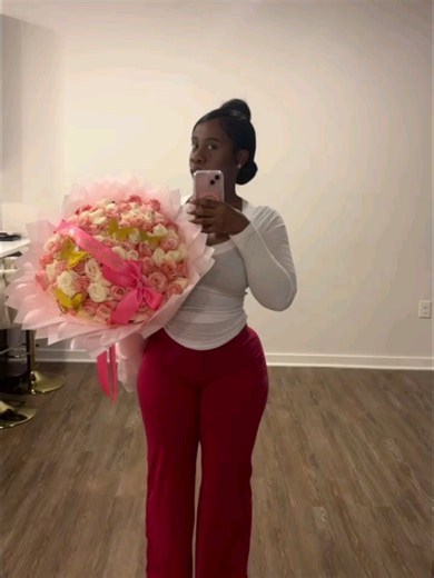 naomi rose🦋 on Instagram: "Thankful to both my parents 💕 . . . 📸 : rachealsieh"