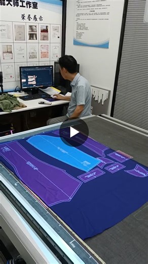 How Smart Equipment Is Transforming Fabric Cutting in Modern Apparel Factories In apparel manufacturing, fabric cutting used to be one of the most labor-intensive and inconsistent stages of… | Mortal Wang