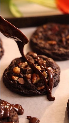 Make the most Decadent Turtle Cookies!