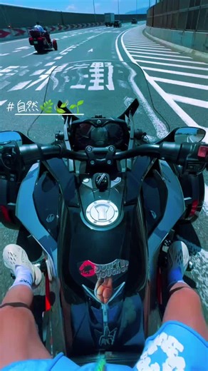 和歌山方面にツーリングしたお客様から😊✨ 海沿い🪼凄く気持ち良かったと大好評でした🏝️❣️ 動画のご提供、ありがとうございました❣️ #トライク #イージーレンタル大阪 #GW #ツーリング日和 #大阪 #高速OK #二輪 #三輪#弁天町