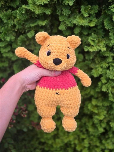Which Pooh character is your favorite? I was asked to make this adorable winnie the pooh snuggler as a baby gift! The nursery is winnie themed, how cute is that 🥹 I bought the pattern pack by @irina_toyszone and would definitely like to make some of the other characters as well! Eeyore is at the top of my list, he was always my favorite along with Tigger ❤️ You may have noticed I did stuff the body a bit, call me crazy but I just dont care for completely unstuffed snugglers 🙈 just not my style