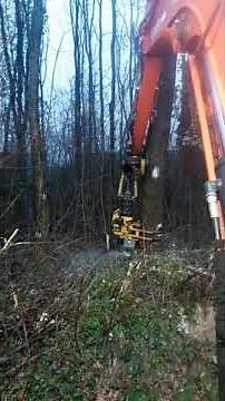 Multiple cut and some 'ground movements' with a GMT035 grapple saw on a Kubota excavator