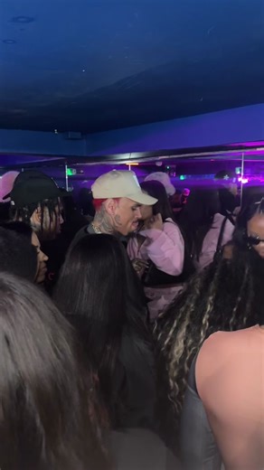 Think I’m inlove😮‍💨😮‍💨😮‍💨#chrisbrownconcert #fyp #chrisbrown #london #party #foryoupage