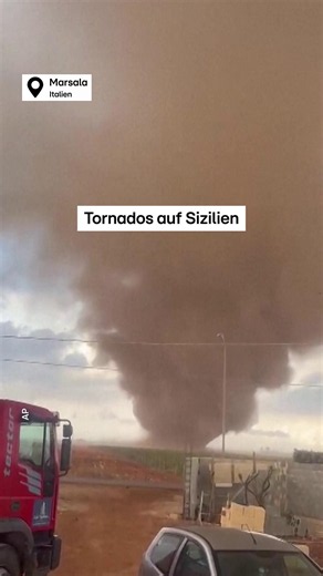 Gleich zwei Tornados sind über die Hafenstadt Marsala gezogen, mehrere Menschen sind verletzt worden. ➡️Mehr News gibt’s täglich bei RTL Aktuell – um 18:45 Uhr bei RTL oder jederzeit streamen auf RTL #Sizilien #Tornado Redaktion;