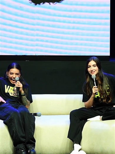 #valentinataguado #valeriaaguilar #todovale #podcast #fypシ Credit to @valentinstaguado5 @valeriaguilar9 @tooodovale Hola chicos, esta es una cuenta de fans, todo el crédito es del podcast Todo Vale. No estoy imitando. Vayan y demuestren su amor en YouTube ❤️