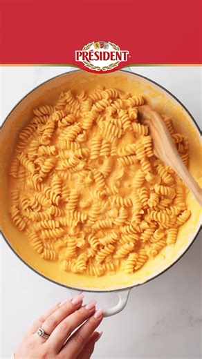 Give your favorite mac & cheese a bold, whipped & creamy cheddar flavor with Président® Pub Cheese® | President Cheese