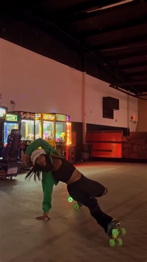 Deanna Knight 💞 on Instagram: "Murdah mi write an’ mi nah tek back mi chat. Follow mi… 🇯🇲 Are you tuned into the vybez? 🥰"