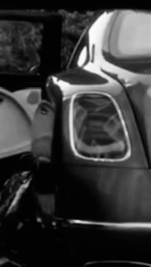 Women Empowerment Quotes & Motivation on Instagram: "Tag her. She knows exactly who she is. 🤣 (And no, we’re not cutting her off. We’re just not making any plans before payday.)😂 ✨We all have that one friend… ✨The “let’s just go out for one drink” friend who turns brunch into a bachelorette party, ✨The “I’m just gonna say it” friend who definitely shouldn’t, ✨The “you only live once” friend who’s why your bank account is in therapy, ✨The friend your mom warned you about— …but you kept her anyw