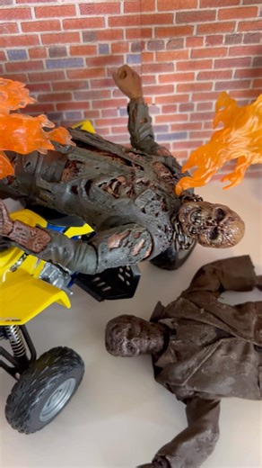 Pennywise & Captain Spaulding have cookout. ￼#pennywise #jasonvoorhees #michaelmyers #horror ￼￼