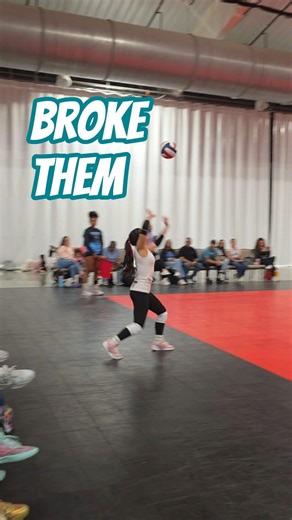 💥 Libero Alondra Forces a SHANK! #Shorts #Volleyball #Sports #VolleyballAcers
