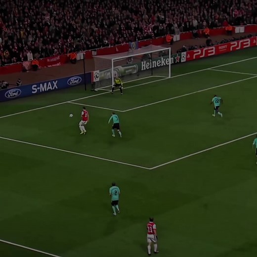 Messi vs Arsenal 2010 Highlights