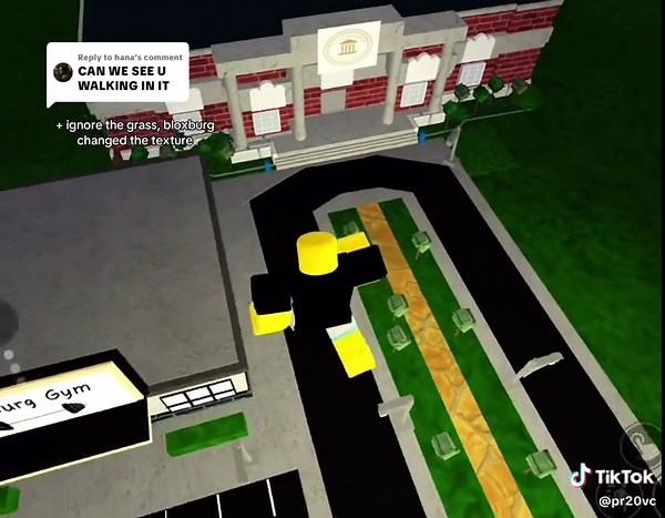 Replying to @hana here you go!! :) Also if anyone has complaints about me not building the “right map” do it urself bc this is how the map looked like when i built it, so no i will not be adding anything new or adding the beach (not enough space) just to satisfy your wants, if you’re bothered by it build it urself by all means but i posted for people to see it not for people to tell me what to do or change :) #bloxburgbuild #bloxburg #fyp #bloxburgminibuild