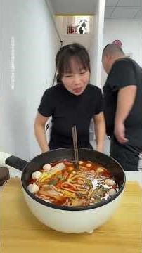 It's very fun to eat over the bridge rice noodles while playing games.