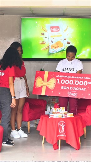 🎉🎁 𝐁𝐎𝐍 𝐃’𝐀𝐂𝐇𝐀𝐓 𝐆𝐎𝐔𝐓𝐘 𝐂𝐀𝐃𝐄𝐀𝐔 𝟏.𝟎𝟎𝟎.𝟎𝟎𝟎 𝐀𝐫 𝐓𝐀𝐍𝐘 𝐌𝐀𝐍𝐉𝐀𝐊𝐀𝐍𝐃𝐑𝐈𝐀𝐍𝐀 🎁🎉 Mamerina ny fiarahabana an’i Claudine izahay 🎉 Mbola am-polony maro ny bon d’achat sy crédit miandry anareo any anaty fonosana GOUTY Lait sy GOUTY Beurre lehibe any… sao dia ianao indray no hahita ny manaraka ? 😉✨ Ankafizo hatrany ny GOUTY ary tsapao ny vintanao 💛🍪 #GOUTY #GOUTYCADEAU | JB Madagascar