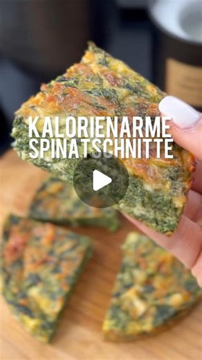 Jasmin Löbel | REZEPT & NÄHRWERTE ⤵️ 📊 NÄHRWERTE: 328 Kalorien 2g KH 19g F 25g EW 🥣 ZUTATEN: - 250g TK Spinat - 2 Eier - 50g Streukäse light -... | Instagram