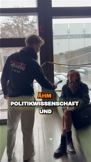 Studiengang erraten an der Uni Regensburg 👨🏻‍🎓 Lade dir jetzt kostenlos die Semesterstarter-App herunter - Jeden Monat neue Gutscheine, Deals, Gewinnspiele und Stellenangebote! 📍Derzeit für Augsburg, Nürnberg, Regensburg & Passau. Mehr Standorte folgen bald! #uni #reels #studygram #uniregensburg #studium