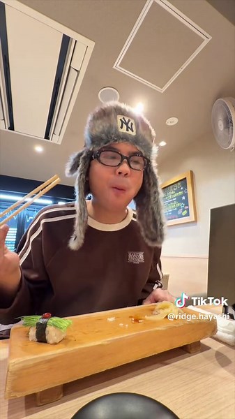 pov it’s 2am in japan and you’re craving late night sushi 🍣 🇯🇵 @SkinCeuticals @Youth To The People @Paula’s Choice @Kiehl's Since 1851 @drbronner @PanasonicPersonalCare #japan #japantravel #tokyo #sushi #japanfood