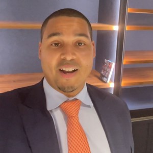 A 🐻⬇️ to make things official. | Chicago Bears