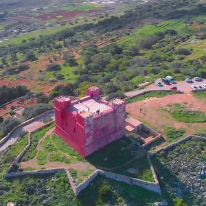 Una delle icone maltesi per eccellenza: la Torre rossa di Sant'Agata! Fiaba o realtà? 😍 | Visit Malta