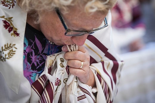 Tzitzit, the Fringes on the Prayer Shawl | My Jewish Learning
