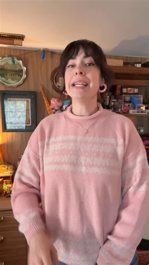 Michelle on Instagram: "Day 18 of #24daysofgrannysquares #crochet #adventcalendar"