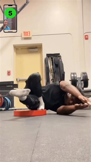 Squat University on Instagram: "Can you do a dragon squat? 🤔 Here’s 2 far easier ways to get some rotational squats in your training. . Shout out @kingxthenics for the opening stitched cuff, @muscleandmotion for the amazing anatomy graphics & @everygotdamndre for the demo as well!"