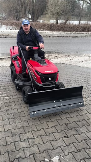 Zaczęliśmy rozwozić wasze zamówienia❄️🌲 Chemfil- Głowno ul. Złota 20 #chemfil #sklepogrodniczy #cedrus #traktorek