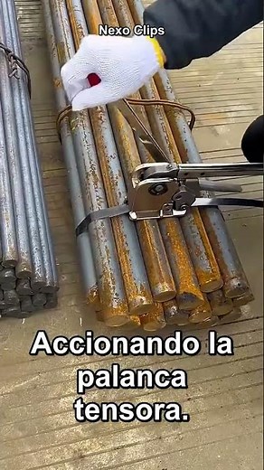 Cómo flejar acero como un profesional #worker #process #steel #strapping #construction