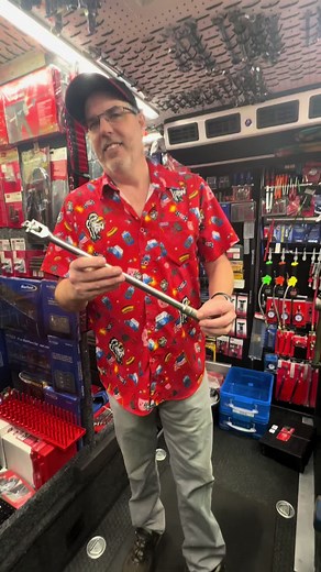 Comparing Snap On Breaker Bar with Wisconsin Lug Nuts